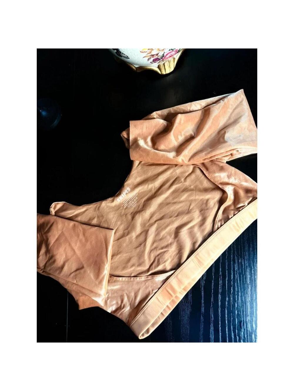 SKIMS Nude Arm Shaper Medium Seamless Sculpt Bolero Sleeve Shapewear NWOT